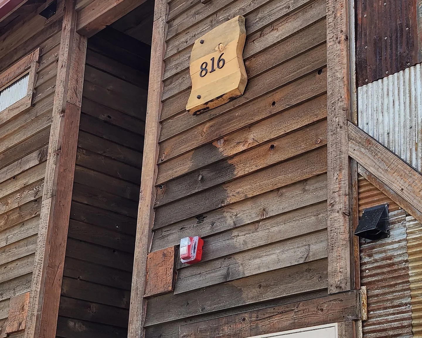PAL816 — Photo 1
