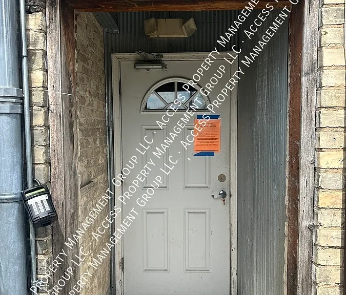 608 Bridge St NW #2 — Photo 2