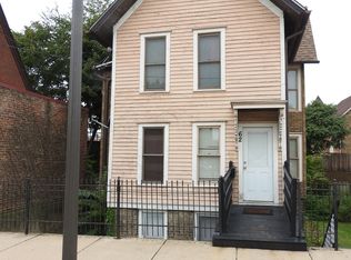 62 S Geneva St, Elgin, IL 60120