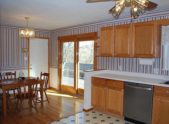 5th image of 39 Mary Dr
