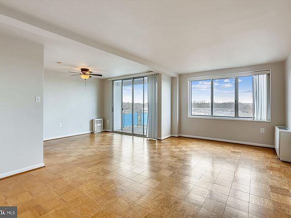 2nd image of 10201 Grosvenor Pl APT 1213