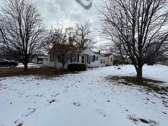 3rd image of 101 W 24th Ave