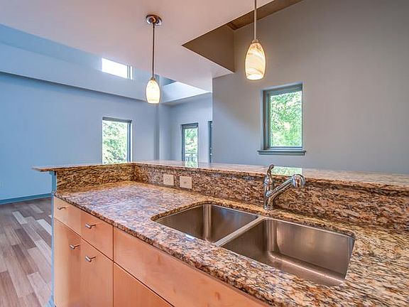 5th image of 1101 18th Ave S APT 211