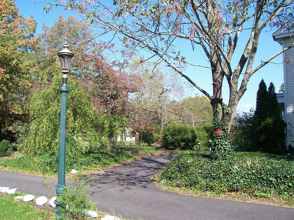 Circular driveway