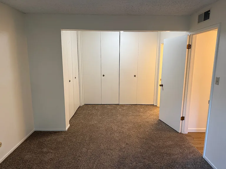 Avenue West Apartments — Photo 45