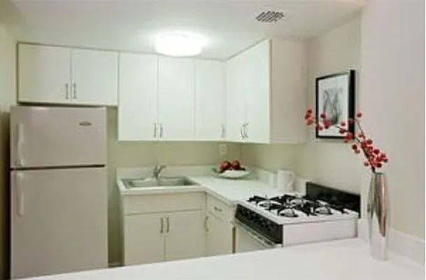 Rented by Sommerlyn Associates | media 16