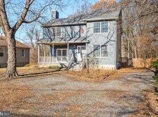 1122 Bradley Rd, Pasadena, MD 21122