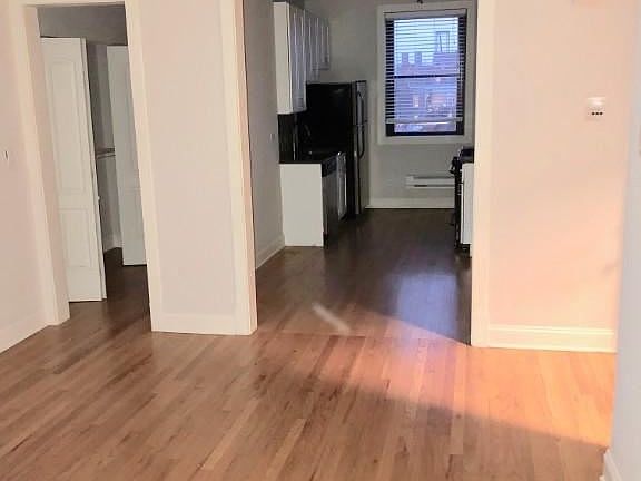 5th image of 2319 N Rockwell St APT 3A