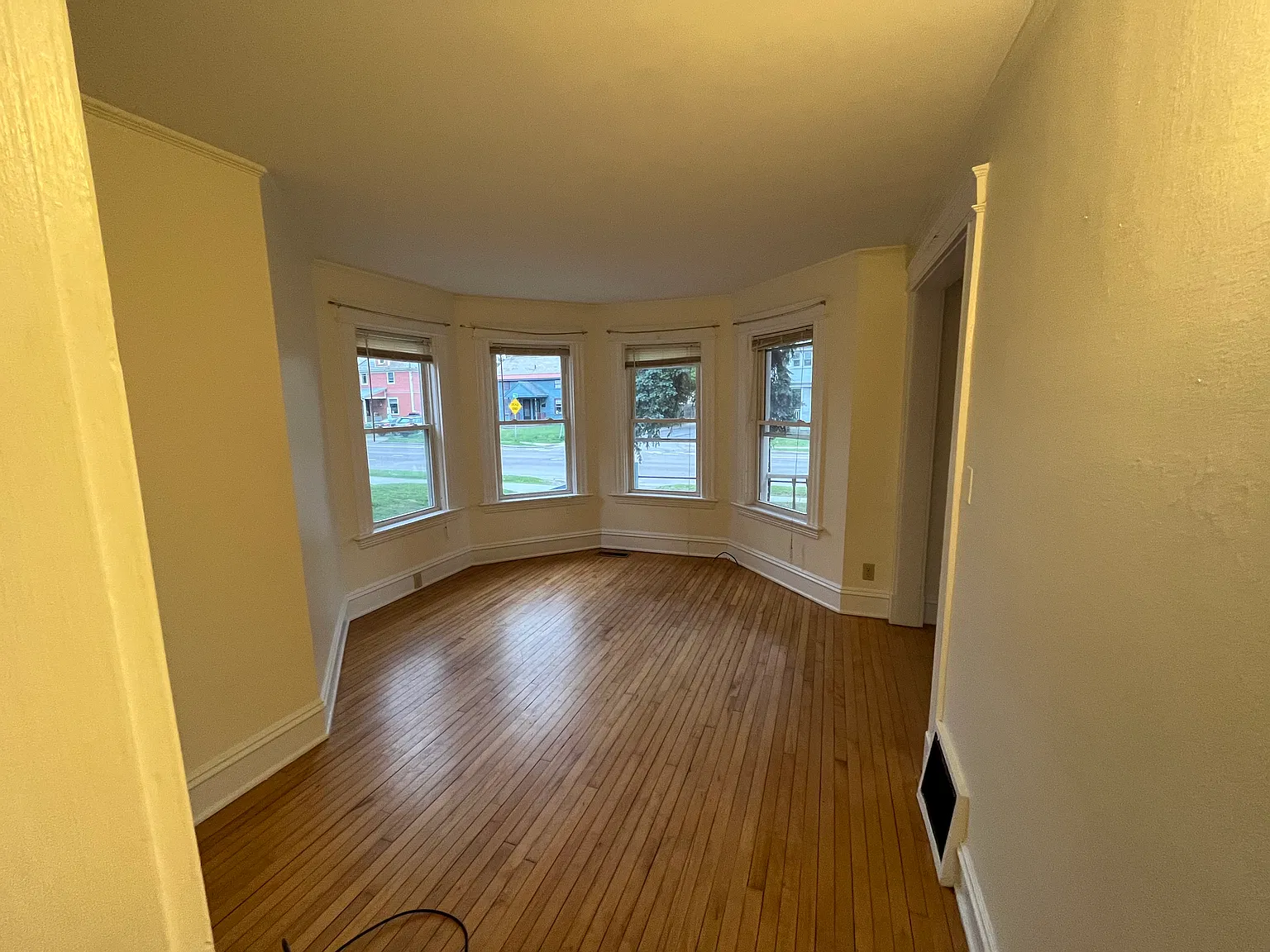 307 Colchester Ave — Photo 2