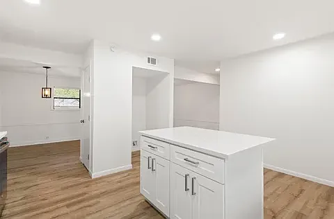 1411 W Shields Dr — Photo 7