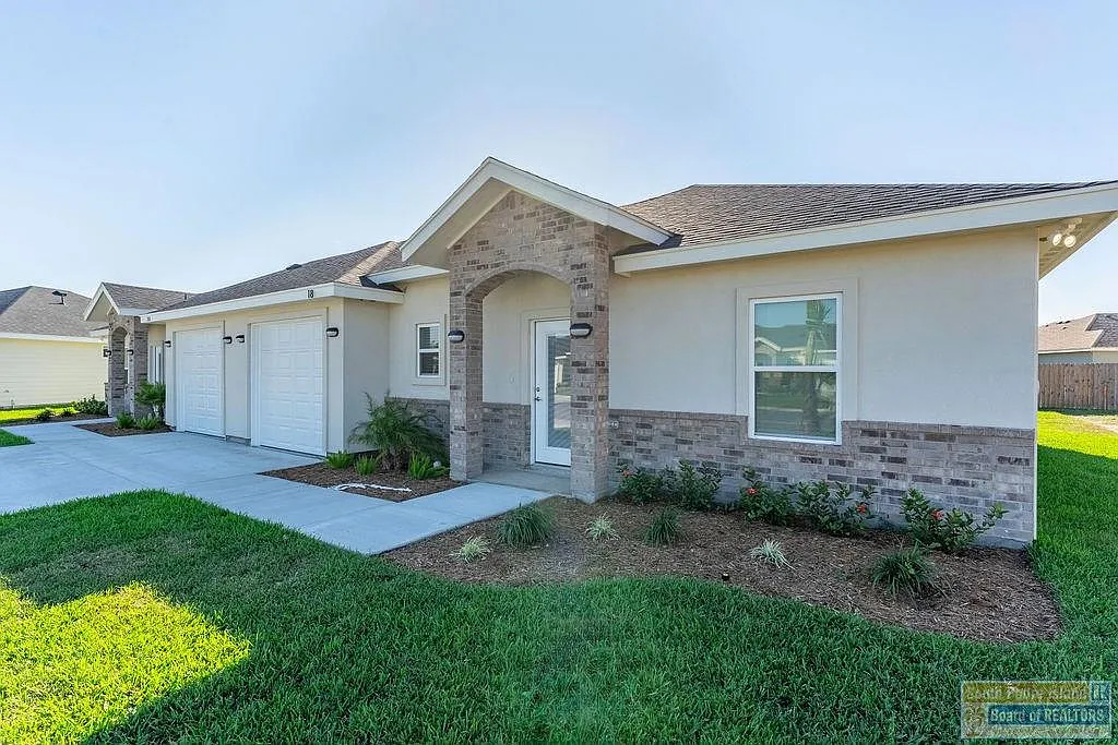 2 bed, 2.0 bath, 1028 sqft, $2,300 — Photo 3