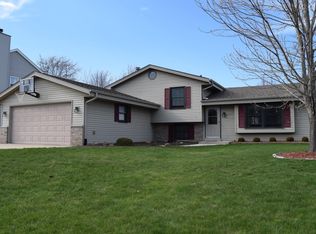 2706 Northbridge Dr, Racine, WI 53404
