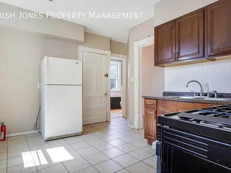 306 East St #LOWER — Photo 5