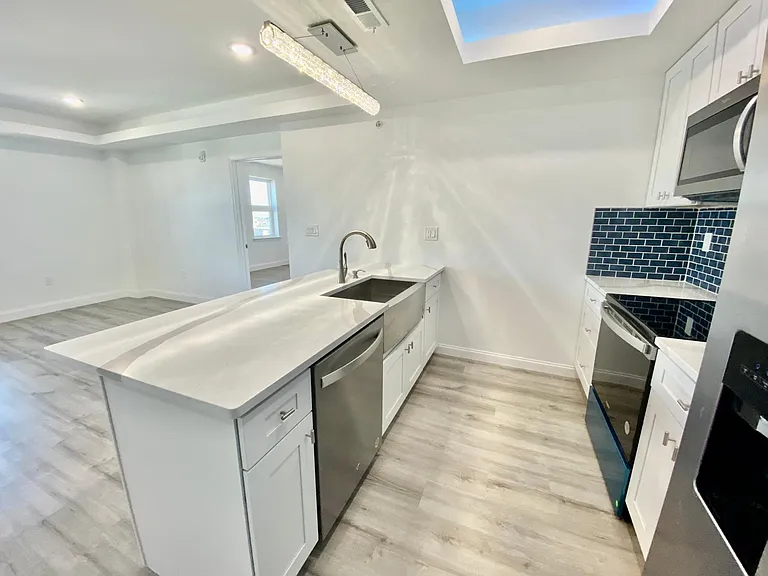 1220 Hamilton St #7A — Photo 6