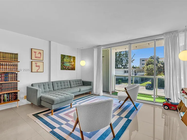 9381 E Bay Harbor Dr #202S — Photo 2