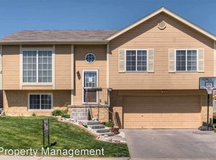 18716 U St, Omaha, NE 68135