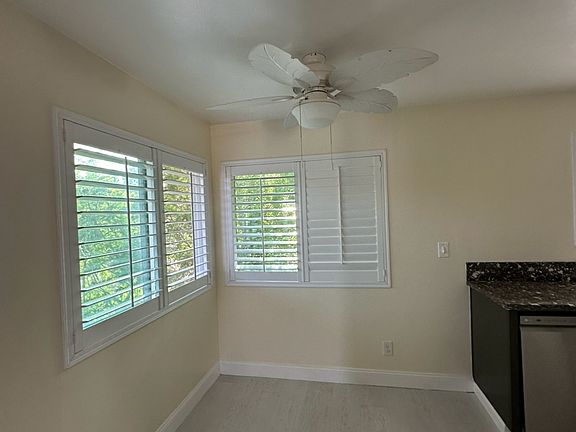 5th image of 121 N Calle Vis #121