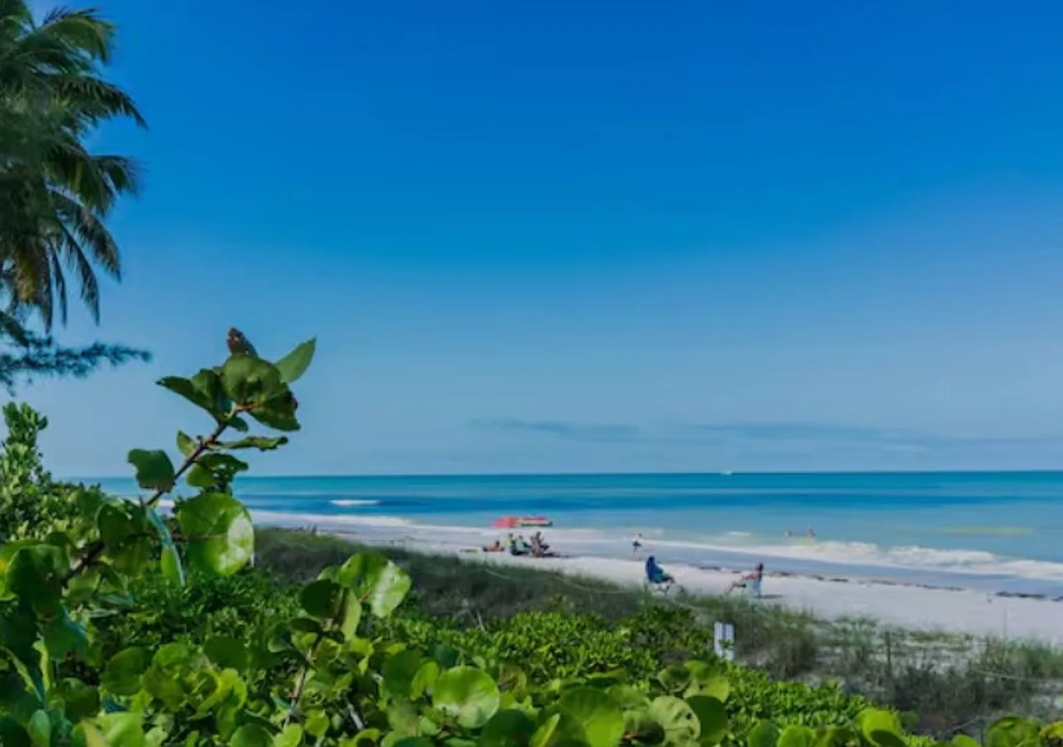 ** Moorings\Coquina Sands Seasonal\Annual Available Remodeled 2/2 Across From Lowdermilk Park Bea... — Photo 4