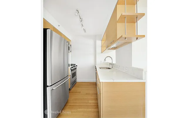 Sold by Douglas Elliman | media 14