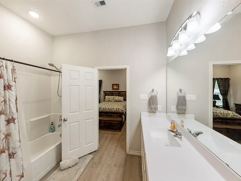 306 Helen St — Photo 22