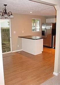 3rd image of 640 Mariclaire Ave
