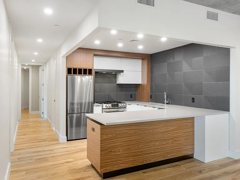 3707 Blackstone Ave #506 — Photo 7