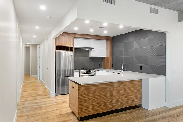 Rented by Safdie Realty Group | media 61
