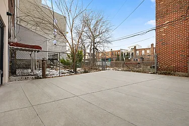 379 Hawthorne Street, #1B