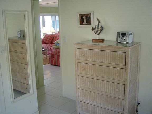 4th image of 4300 El Mar Dr APT 4