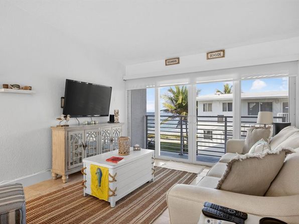 1043 Hillsboro Mile APT 19C