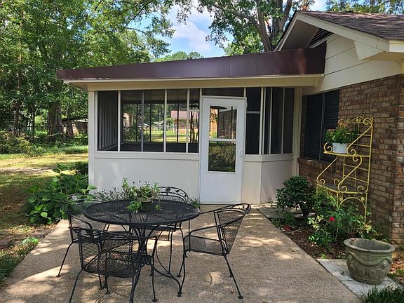 4th image of 119 Saint Augustine Dr
