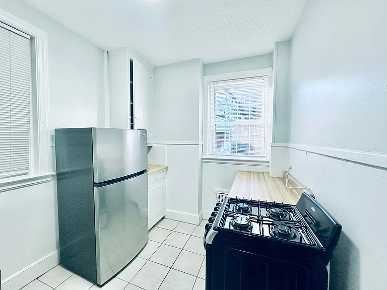 25 Lynwood Pl — Photo 9