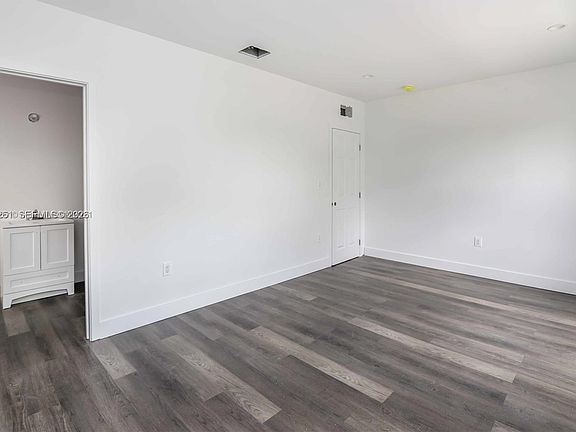 4th image of 1063 NW 31st St #2