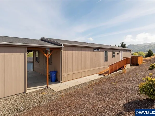 225 Nestucca Ln Space 163, Roseburg, OR 97471