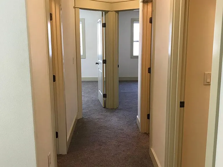 2131 S Amy Ave — Photo 20
