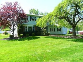 4 Ash Rd, Bardonia, NY 10954