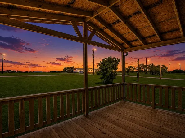 2004 Buffet Way, Poolville, TX 76487