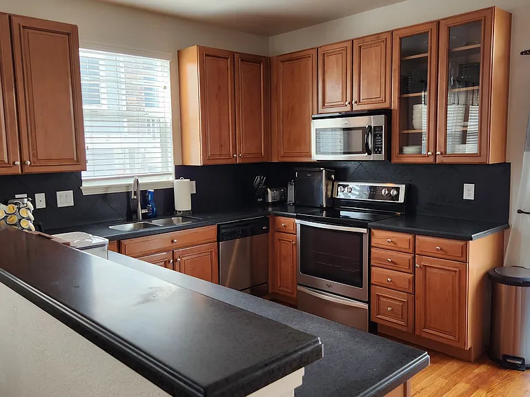 KITCHEN WITH DECK