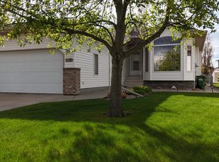 310 B Edgewood Close, Camrose, AB T4V 4P9