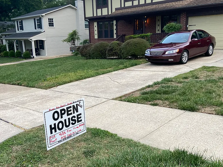 432 Cedar Hill Ln — Photo 2