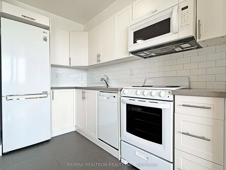 666 Spadina Ave #1415 — Photo 6