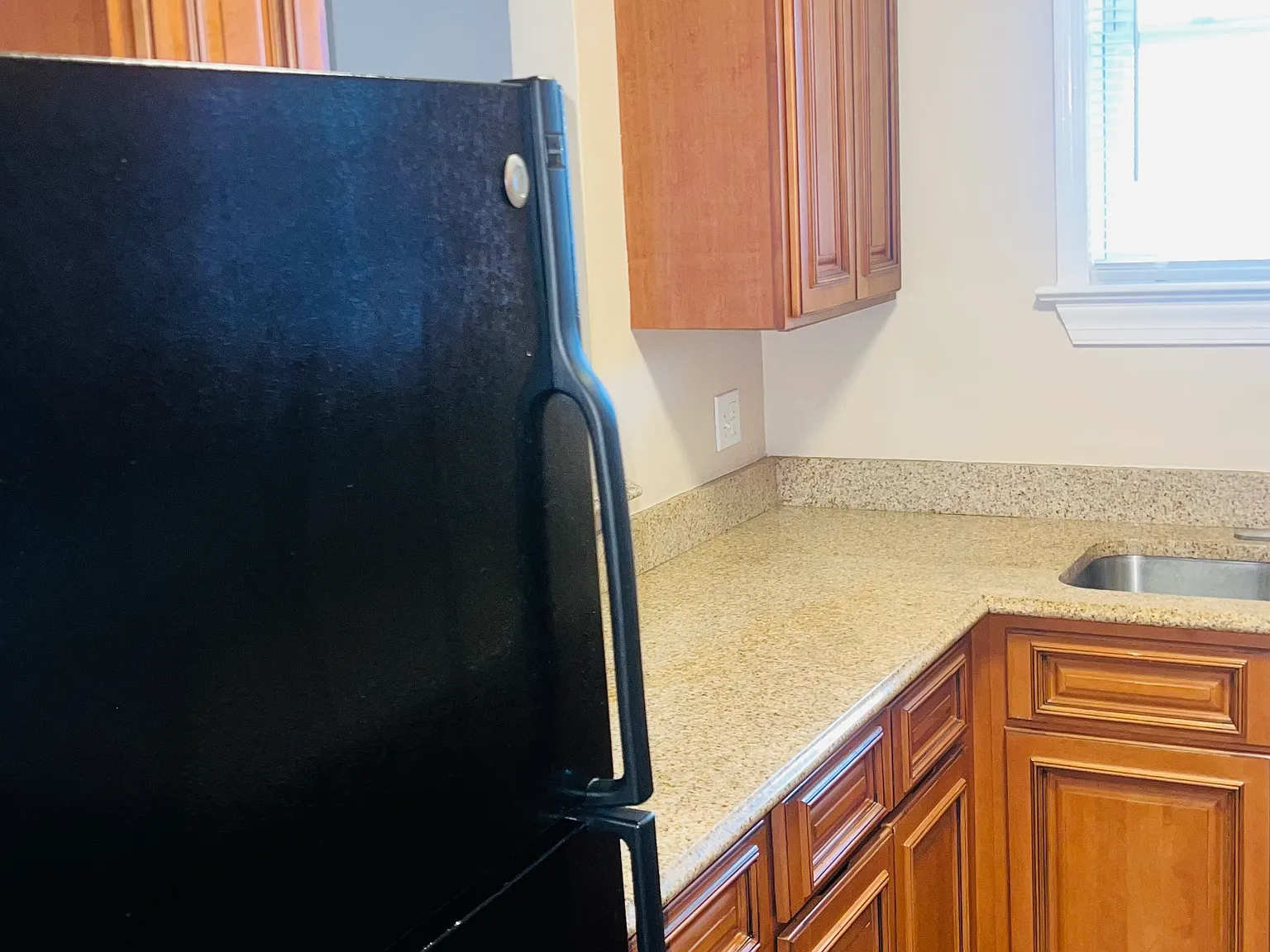 2 bed, 1102 sqft, $1,700 — Photo 4