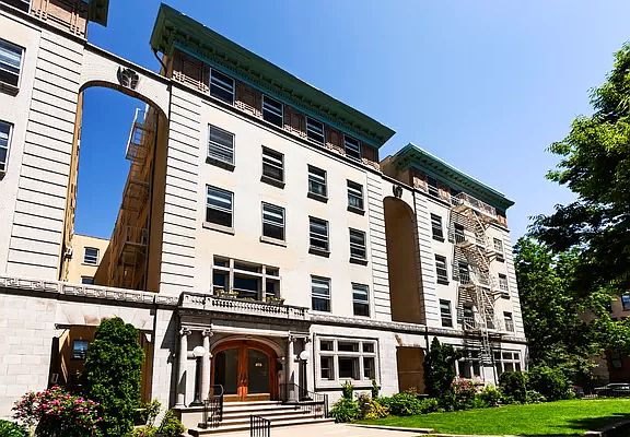 2nd image of 275 Clinton Ave #4
