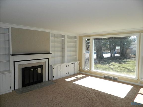 5th image of 1725 Wellesley Dr