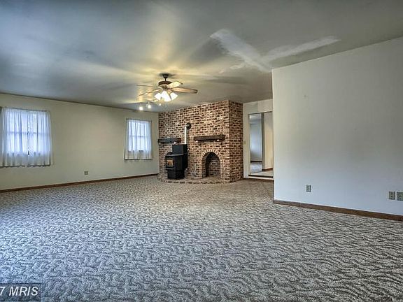 5th image of 813 Tower Dr