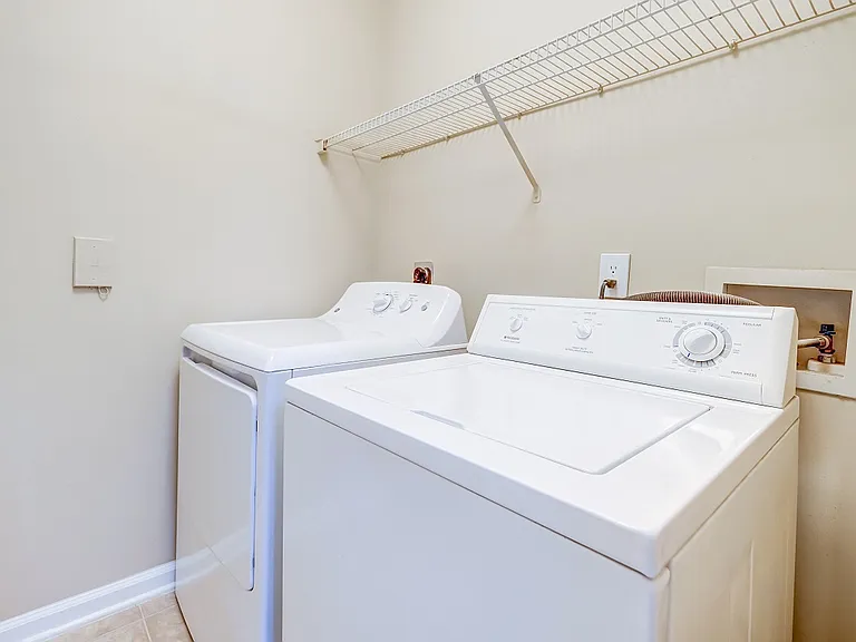 Heather Park Apartment Homes — Photo 8
