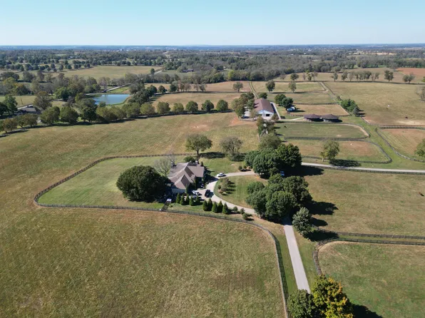 2130 Clifton Rd, Versailles, KY 40383