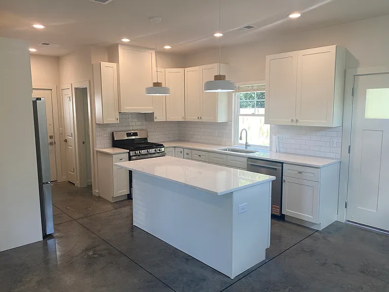 1822 Doscher Ave — Photo 10