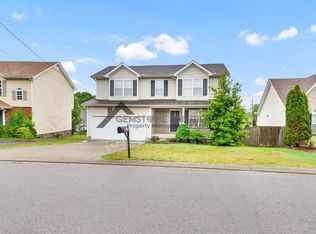 1033 Cheryl Ln, La Vergne, TN 37086