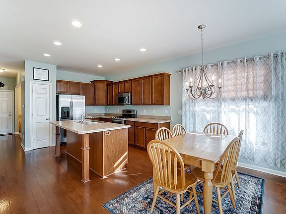 4th image of 1359 Park Meadow Dr